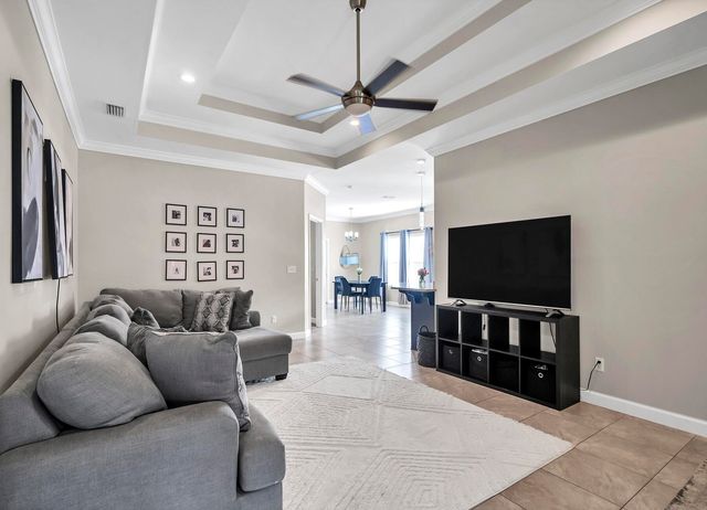 493 Aleta Avenue, Mary Esther, FL 32569