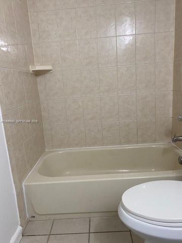 6195 NW 186th St 109, Hialeah, FL 33015