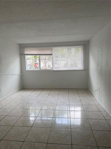 6195 NW 186th St 109, Hialeah, FL 33015