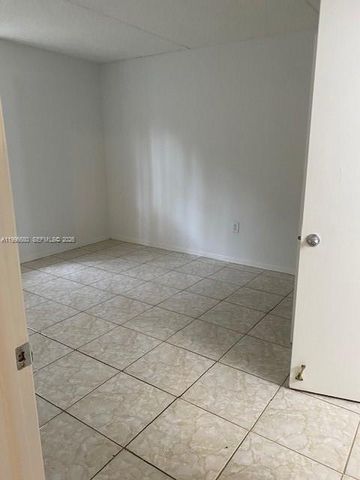 6195 NW 186th St 109, Hialeah, FL 33015