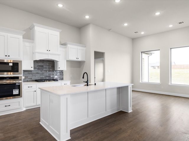 108 Lila Lake Drive, Waxahachie, TX 75165