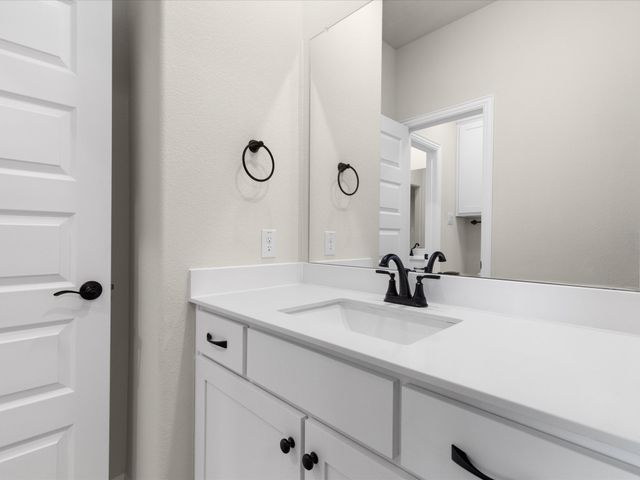 108 Lila Lake Drive, Waxahachie, TX 75165