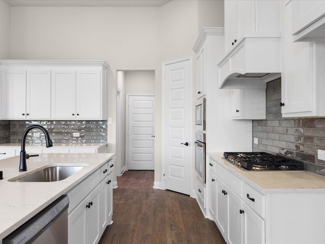 108 Lila Lake Drive, Waxahachie, TX 75165