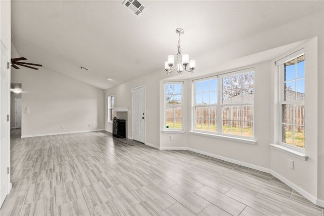 2407 S Washington Street, Siloam Springs, AR 72761