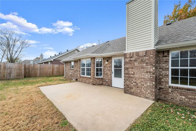 2407 S Washington Street, Siloam Springs, AR 72761