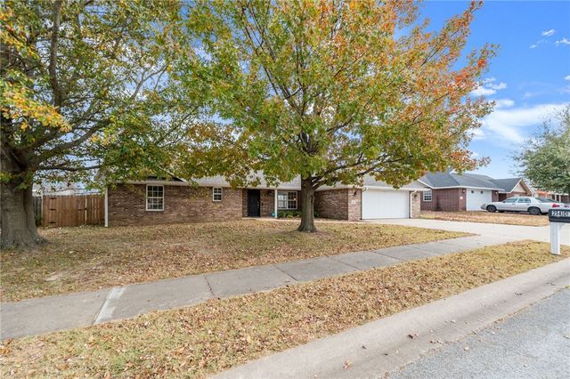 2407 S Washington Street, Siloam Springs, AR 72761