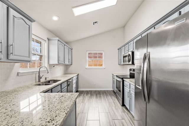 2407 S Washington Street, Siloam Springs, AR 72761