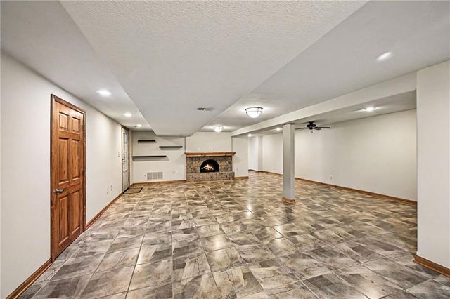 6409 Clinton County Line Road, Trimble, MO 64492