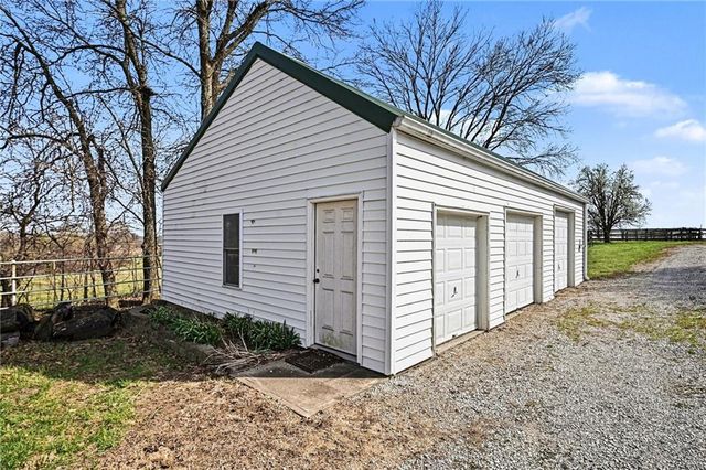6409 Clinton County Line Road, Trimble, MO 64492