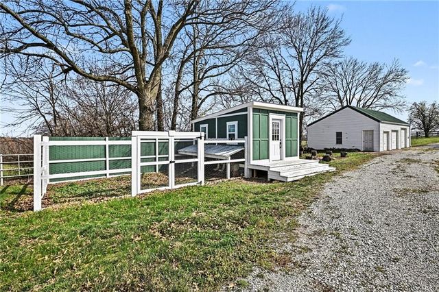 6409 Clinton County Line Road, Trimble, MO 64492