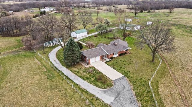 6409 Clinton County Line Road, Trimble, MO 64492