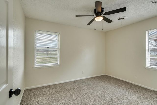 808 VOGEL STREET, Iowa Park, TX 76367