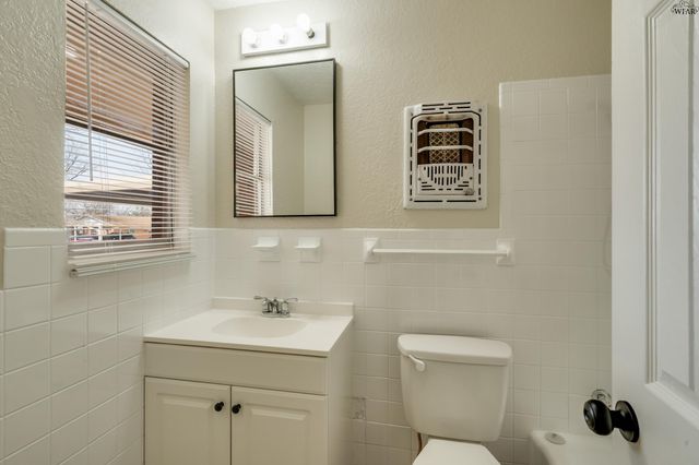 808 VOGEL STREET, Iowa Park, TX 76367