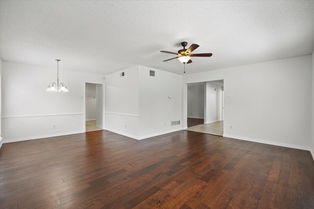 3026 Kingswood Drive, Garland, TX 75040