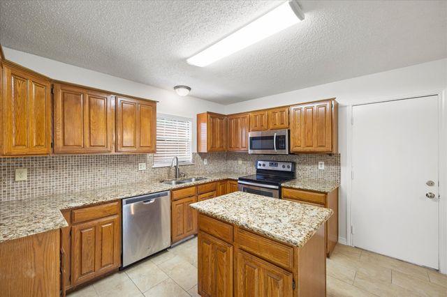 3026 Kingswood Drive, Garland, TX 75040