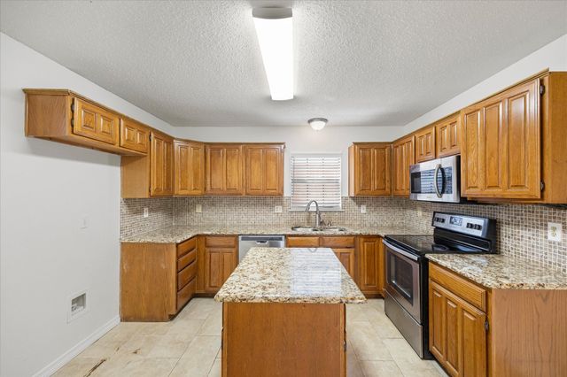 3026 Kingswood Drive, Garland, TX 75040