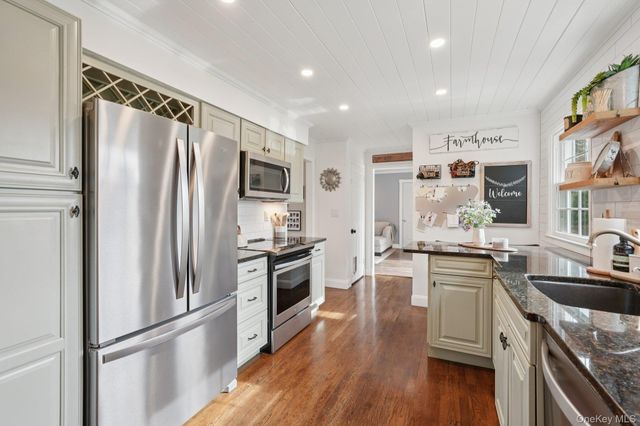 29 Lexington Avenue, Highland Mills, NY 10930