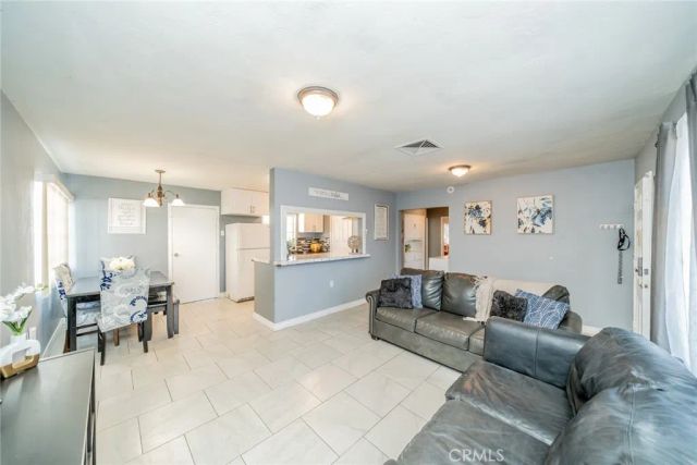 8573 Williams, Fontana, CA 92335