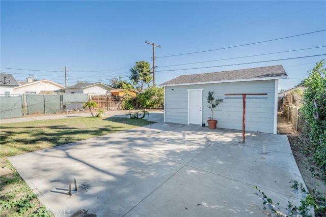 8573 Williams, Fontana, CA 92335