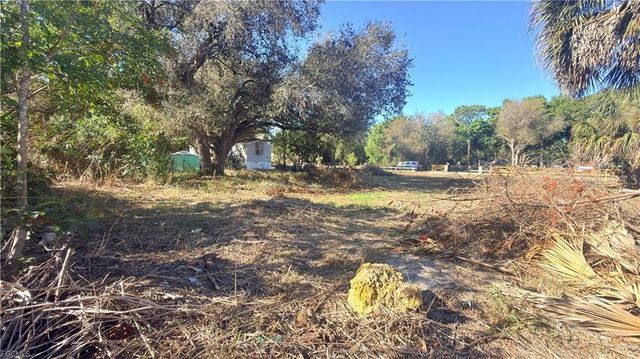 8395 EBSON DRIVE, North Fort Myers, FL 33917