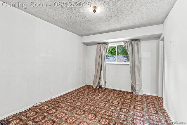 909 Lochhead Avenue, Flint, MI 48507
