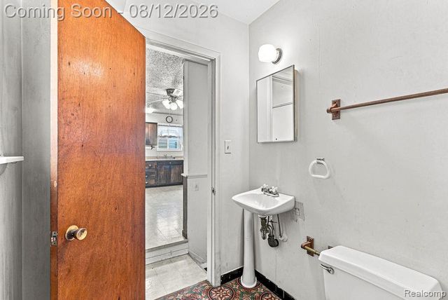 909 Lochhead Avenue, Flint, MI 48507