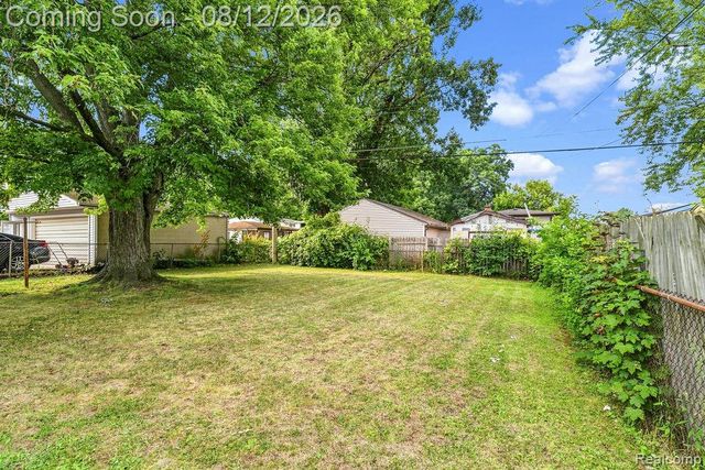 909 Lochhead Avenue, Flint, MI 48507