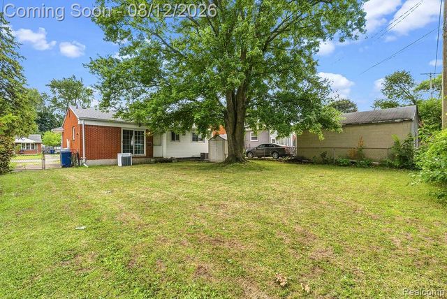 909 Lochhead Avenue, Flint, MI 48507