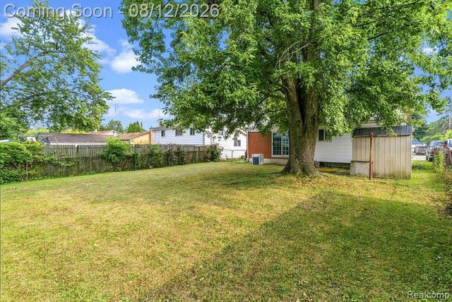 909 Lochhead Avenue, Flint, MI 48507