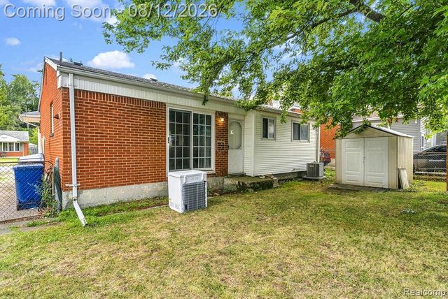 909 Lochhead Avenue, Flint, MI 48507