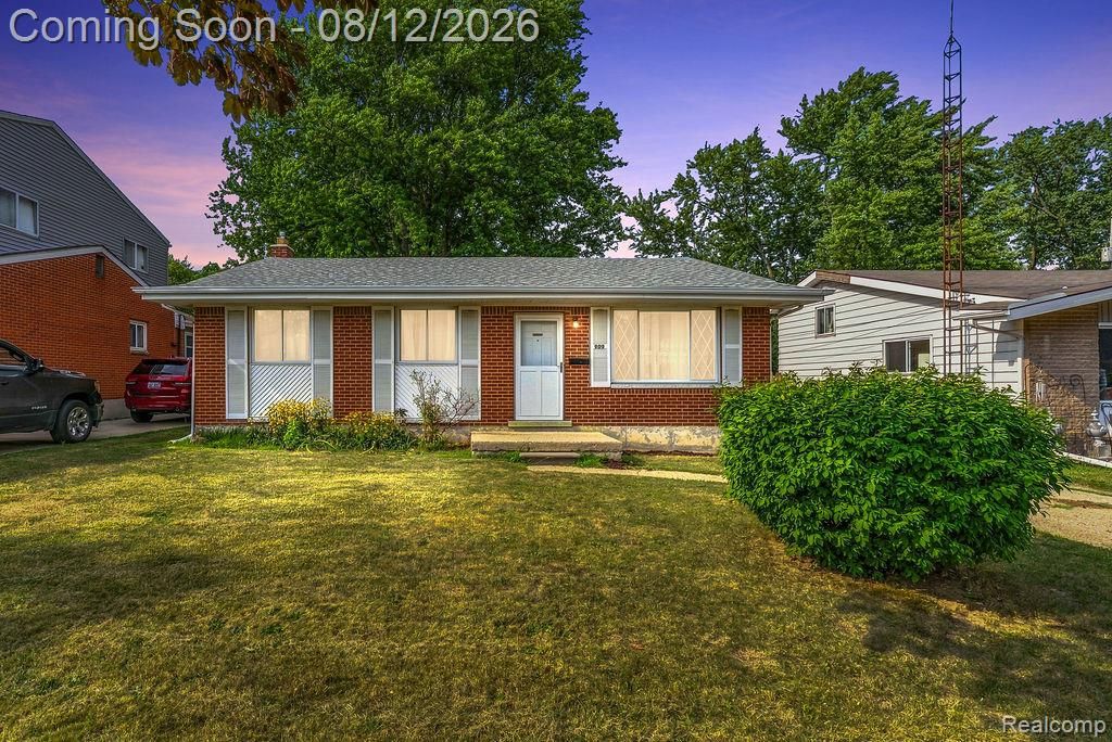 909 Lochhead Avenue, Flint, MI 48507