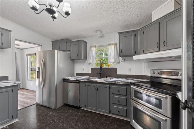 11867 Harcum RD, Gloucester, VA 23061