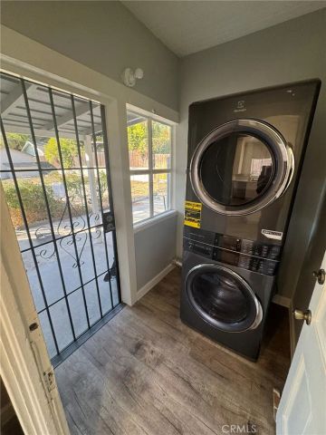 109 N Lima Street, Sierra Madre, CA 91024