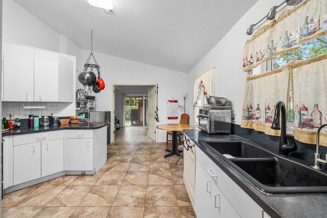 5563 NW 41st Avenue, Coconut Creek, FL 33073