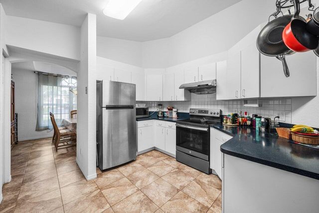 5563 NW 41st Avenue, Coconut Creek, FL 33073