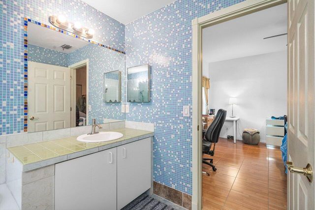 5563 NW 41st Avenue, Coconut Creek, FL 33073