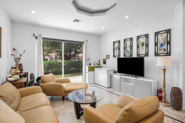 5563 NW 41st Avenue, Coconut Creek, FL 33073
