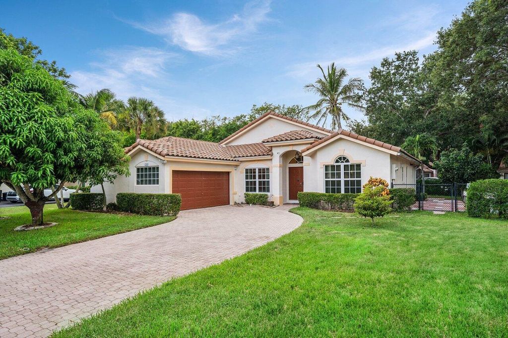 5563 NW 41st Avenue, Coconut Creek, FL 33073