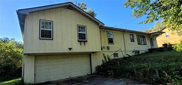 2740 N 59th Street, Kansas City, KS 66104