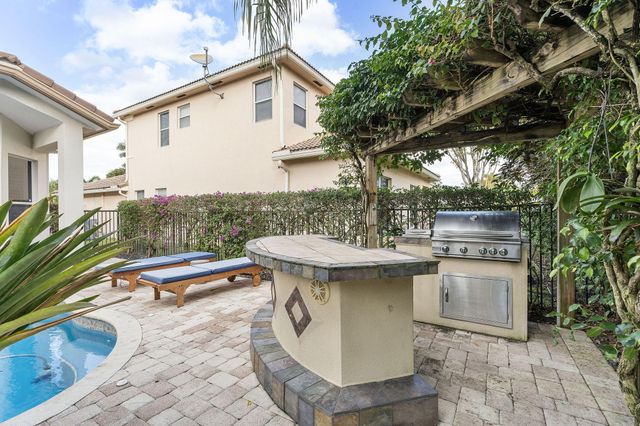 2903 Fontana Lane, Royal Palm Beach, FL 33411