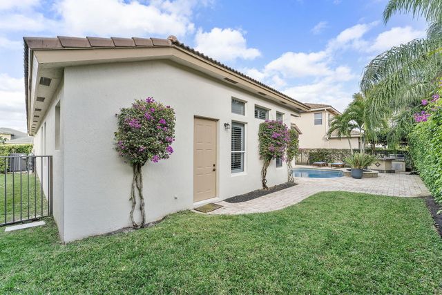 2903 Fontana Lane, Royal Palm Beach, FL 33411