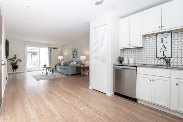 8 Kenmar Dr 64, Billerica, MA 01821