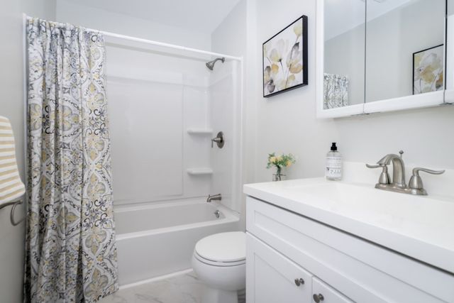 8 Kenmar Dr 64, Billerica, MA 01821