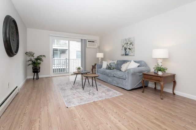 8 Kenmar Dr 64, Billerica, MA 01821