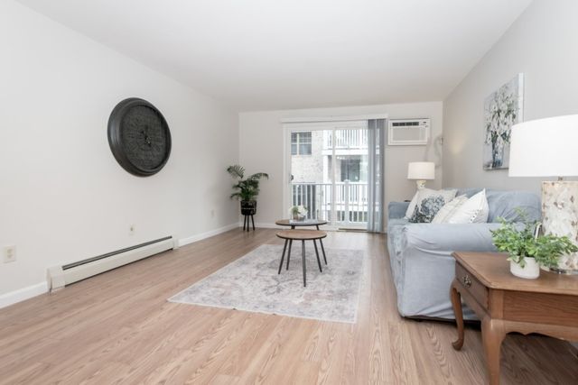 8 Kenmar Dr 64, Billerica, MA 01821