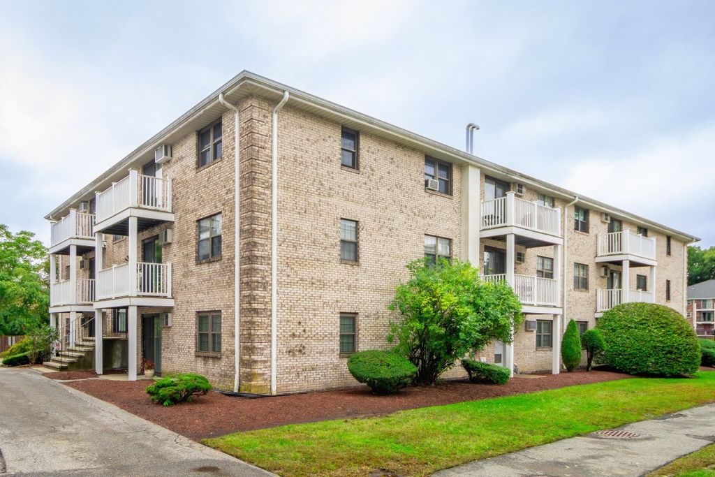 8 Kenmar Dr 64, Billerica, MA 01821