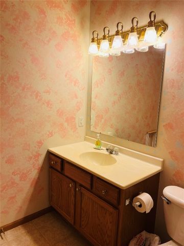 1407 Tower Lane NE, Cedar Rapids, IA 52402