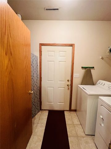 1407 Tower Lane NE, Cedar Rapids, IA 52402