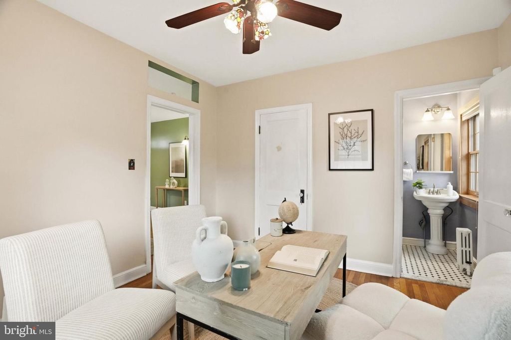 Image 14 of property listing at 4003 OGLETHORPE ST, Hyattsville, MD 20782