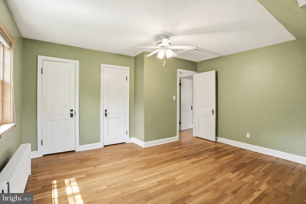 Image 18 of property listing at 4003 OGLETHORPE ST, Hyattsville, MD 20782